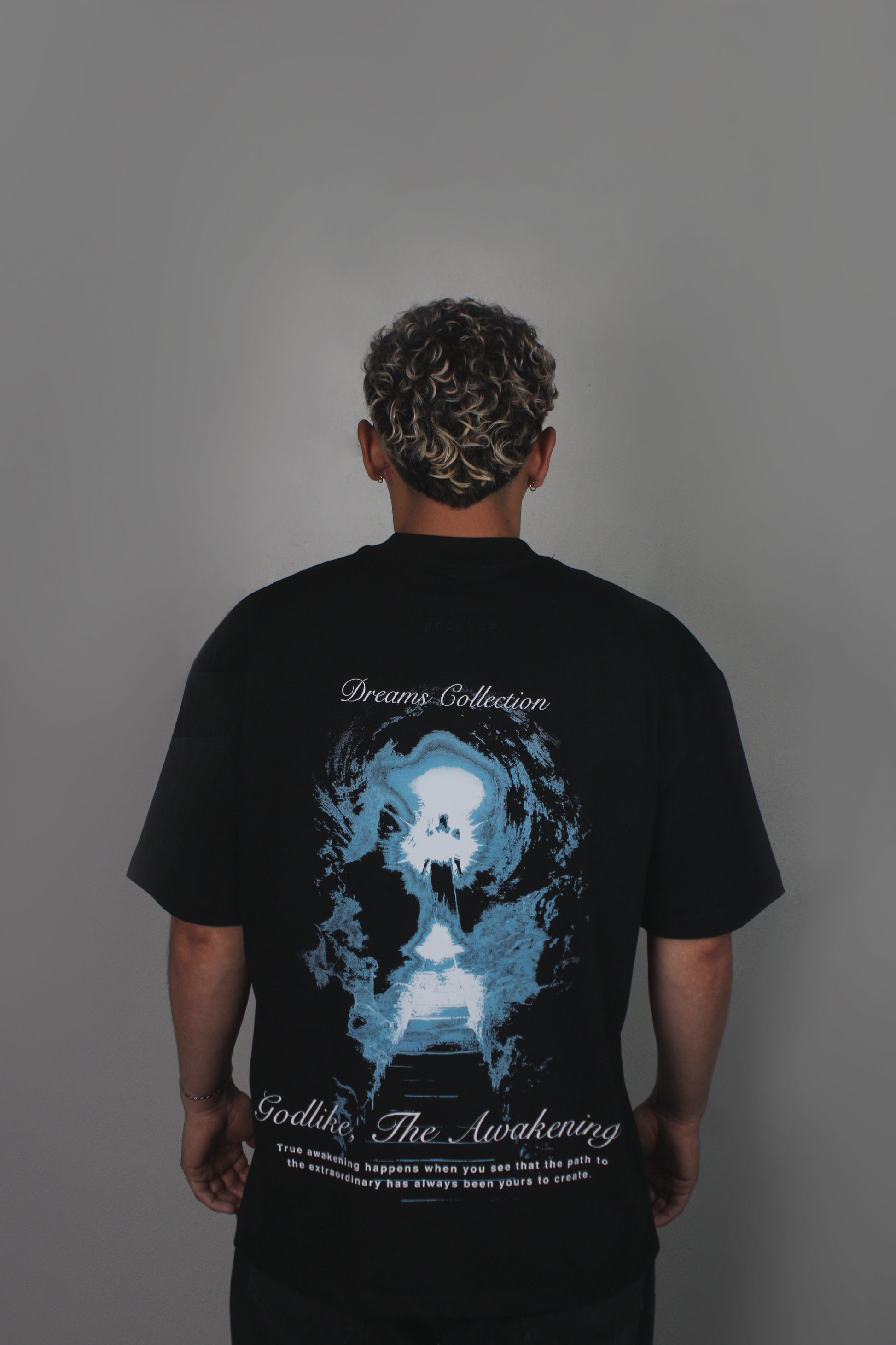 DREAMS AWAKENING OVERSIZED BLACK