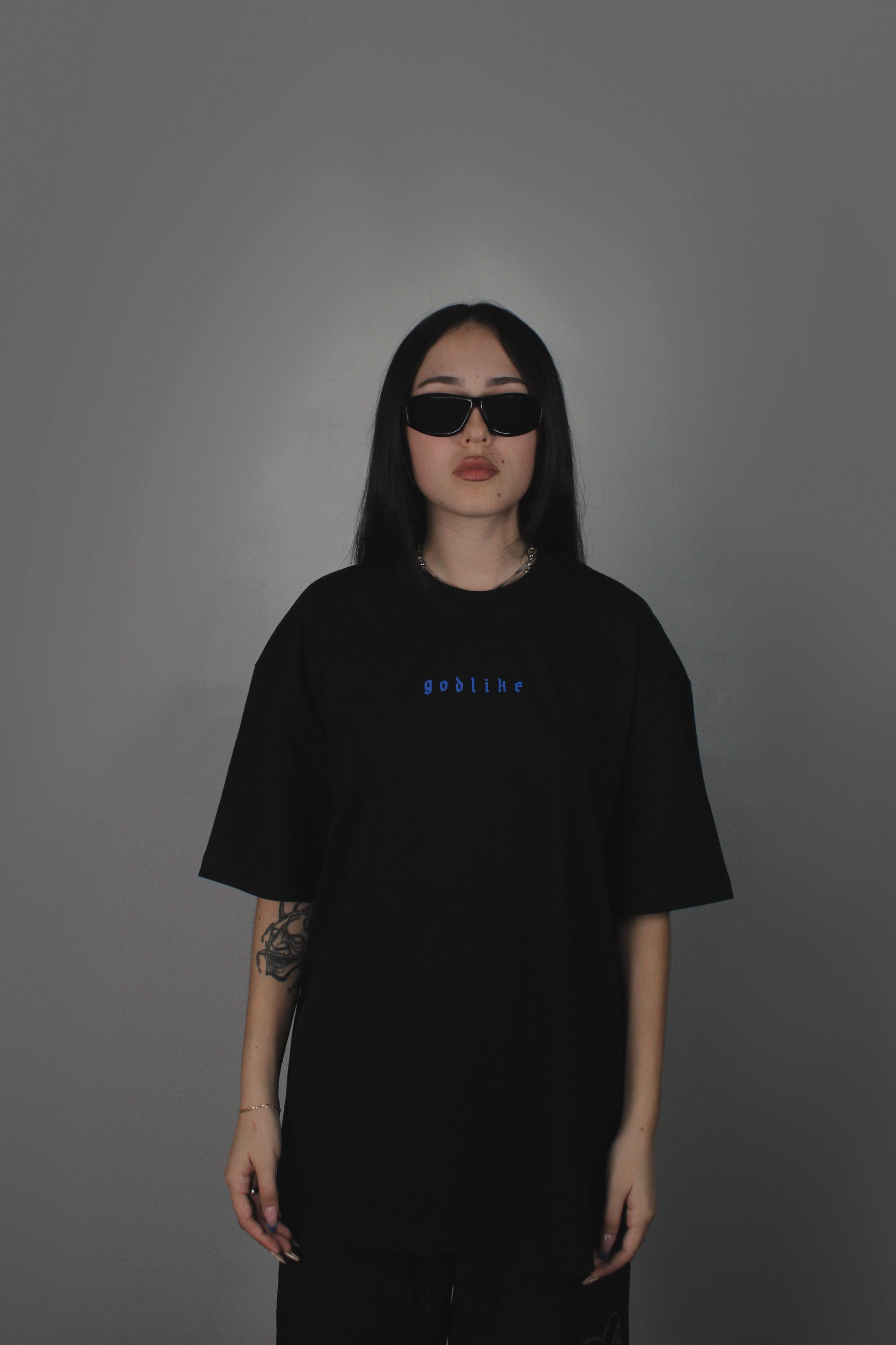 DREAMS AWAKENING OVERSIZED BLACK